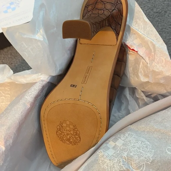 Vince Camuto Mershid Glaze Croco - Picture 3 of 4